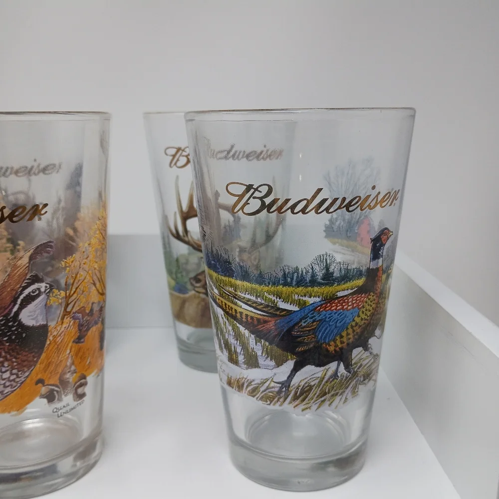 Budweiser Wildlife Collector Pint Glasses Set – Vintage Beer Glasses with Wildli